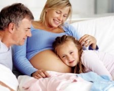 Вчені назвали переваги пізнього материнства