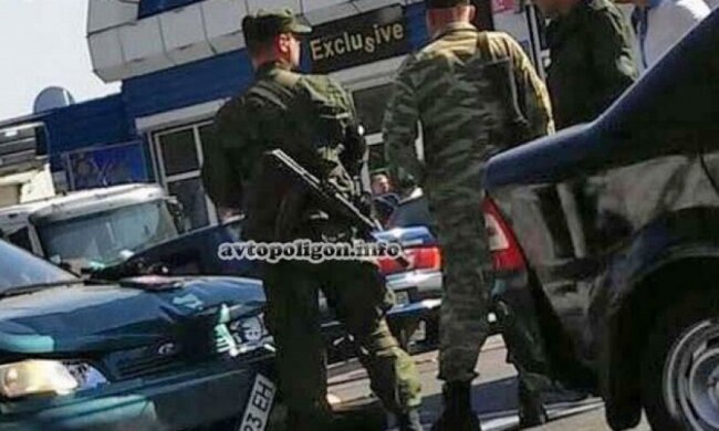 Террористы подрались после ДТП в оккупированном Донецке (фото)