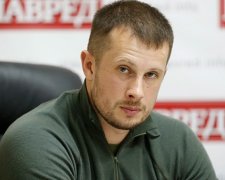 "Украина воюет, потому офицер ВС должен получать $ 1500 оклада" - - Билецкий