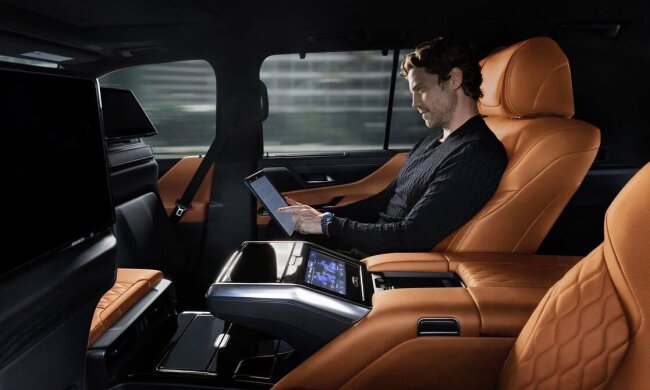 Фото: Lexus LX 2022 года