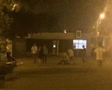 В центрі Харкова африканці билися з таксистами (відео)