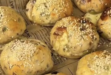 Сырные булочки с оливками, вялеными помидорами и зеленью: фото скрин рецепта