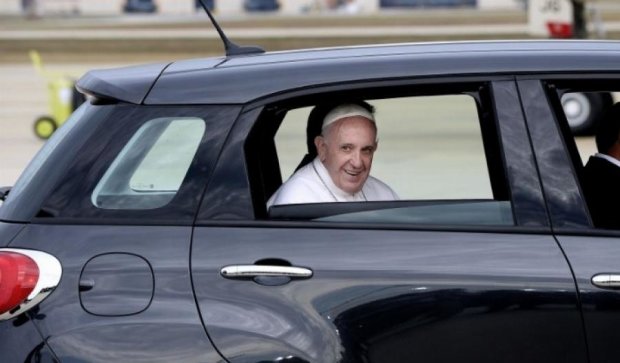 Дешевую машину Папы Франциска продали за $300 тысяч
