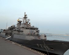 Турецькі бойові кораблі в порту Одеси зняли на відео