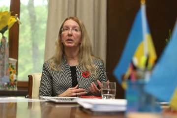 Супрун взялася повчати Зеленського, як люструвати Януковича та Порошенка: "Не чіпайте вишневі кісточки"