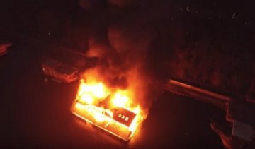 Пожар в Киеве сняли с высоты птичьего полета (видео)