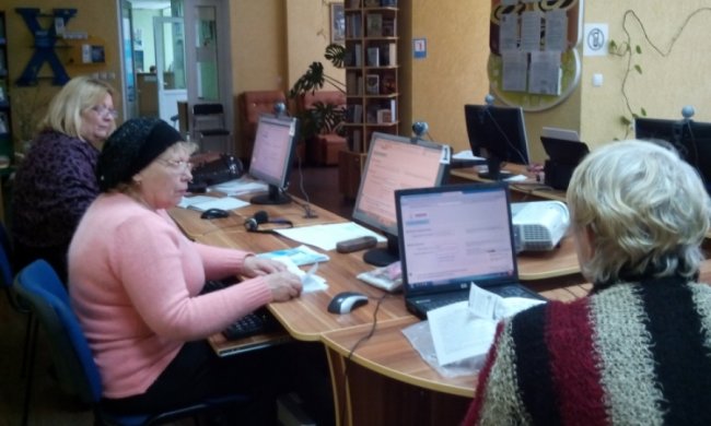 Депутаты запретили увольнять "полупенсионеров"