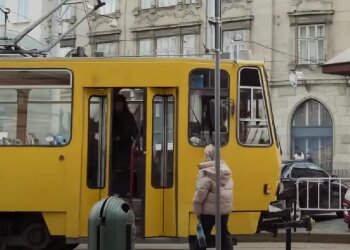 Общественный транспорт. Фото: скрин youtube