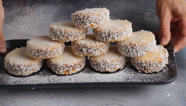 Медове печиво зі згущенкою. Фото: скрін