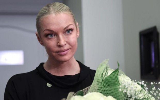 Обійшлось без шпагату: Волочкова привітала паралізованого батька з днем народження