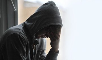 Школяр порізав собі руку в кров за завданням у соцмережі