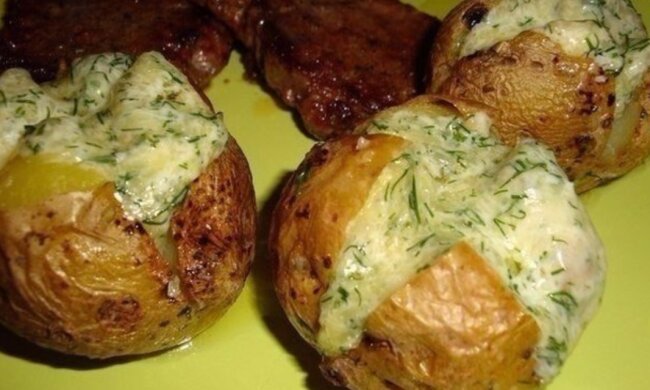 Запеченный картофель, фото: instagram.com/savory_tasty