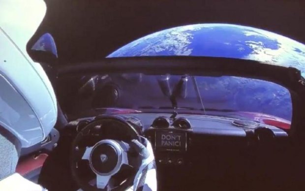 Автостопом по космосу: стало відомо, коли Tesla Маска досягне Марсу