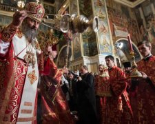 Медведев подсунул российским попам непонятное кадило