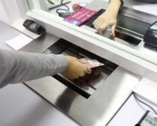 Банки перевірять прибутки українців. Повний перелік вимог