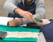 На Дніпропетровщині голова РДА попався на корупції