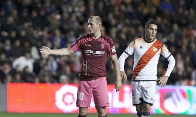 Фанаты сорвали матч Райо Вальекано - Альбасете из-за Зозули