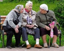 Украинцев "озолотят" новыми пенсиями: названы суммы