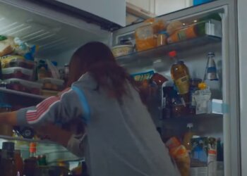 Продукты в холодильнике. Фото: скрин youtube