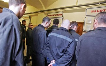 З'їдають живцем в камерах: ФСБ влаштовує жорстокі тортури для українців 