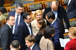 Борцы с коррупцией оказались "оборотнями", из популярной партии выгнали известных депутатов