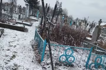Львовщину терроризируют кладбищенские вандалы: срывали и громили. Ни крестов, ни цветов
