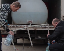 Підвіз води. Фото: скрін youtube