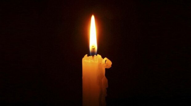 Свічка скорботи, фото: вільне джерело