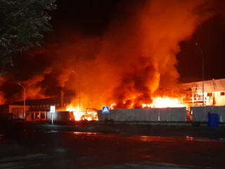 Удар россиян по складу Сильпо в Киеве, кадр из видео