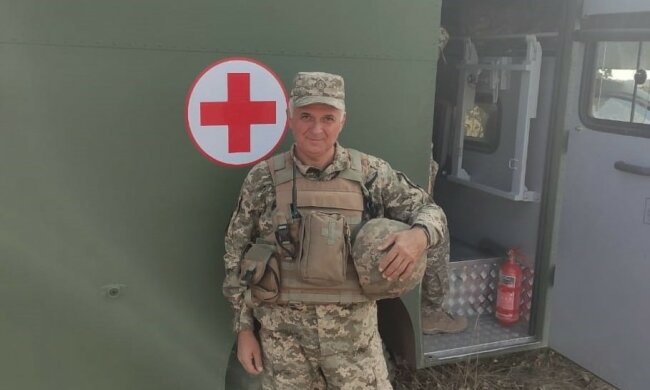 54-річний бойовий медик Ростислав кинув акушерство заради порятунку танкістів: "Хотів бути корисним"