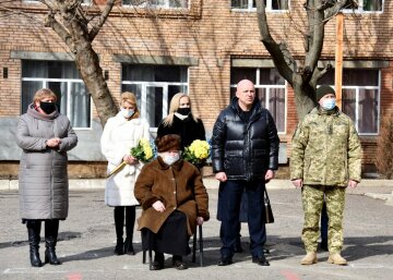 в Краматорске почтили память погибшего добровольца, фото: штаб ООС