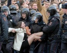 Кількість затриманих на мітингах у Москві перевалила за тисячу