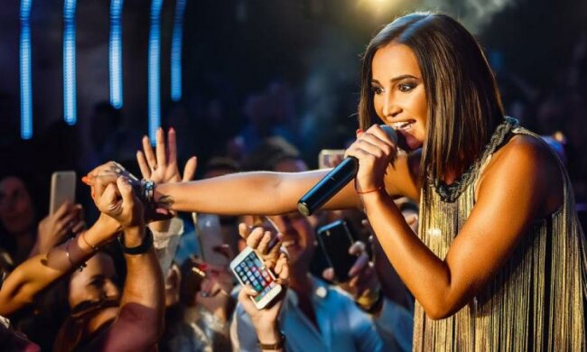 У Держдумі назвали Бузову "рептилоїдом" і поховали Євробачення