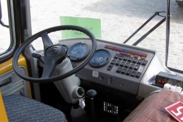 Автобуси для українських школярів накупили у агресора