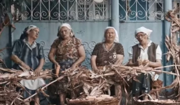 Фермеры Молдовы спели песню Queen об уничтожении продуктов в РФ (видео)