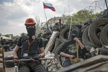 Трупы, собаки, дикая вонь: на Донбассе тела погибших лежат под открытым небом, звери Путина останавливают украинскую миссию пулями