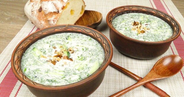 Цей суп будете готувати ціле літо: болгарський холодний Таратор освіжатиме у спеку