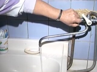 Коммунальные услуги, кадр из видео