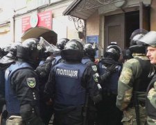 Масові заворушення в столиці: політсила взяла на себе відповідальність