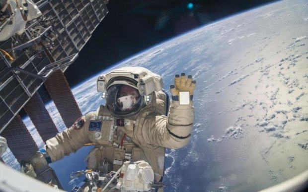 Землю впервые засняли на любительскую камеру из космоса: видео 