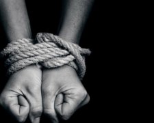 Неповнолітніх луганчанок продавали в російське сексуальне рабство