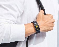 Xiaomi показала розумний браслет Huami Amalfit Cor 2 - вбивцю Mi Band 3