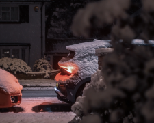 Автомобіль взимку / фото: скриншот YouTube