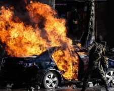 В Киеве автоледи играла с костром и проиграла: эпичные фото