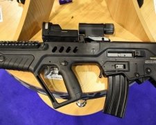 Завод «Форт» у дві зміни штампує натівські гвинтівки для АТО