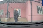 На Буковині дівчинка знепритомніла посеред вулиці, врятували супермени в погонах - "Батьки не знали..."