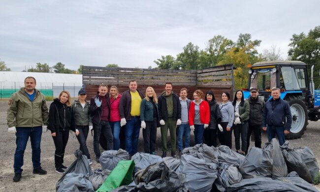 Фахівці Держекоінспекції відзначили Всесвітній день прибирання