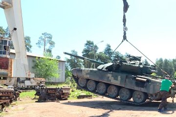Військова техніка, фото: скріншот з відео