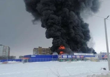 Пожар в "Эпицентре", фото: ГСЧС в Николаевской области