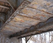 Киянка стала жертвою аварійного мосту
